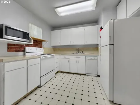 1548 N Ivy Street Coquille OR 97423