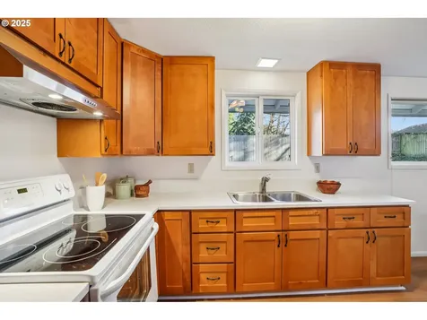 1208 SE 209th Avenue Gresham OR 97030
