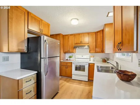 1208 SE 209th Avenue Gresham OR 97030