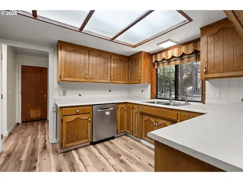 5201 Lake Shore Drive Selma OR 97538
