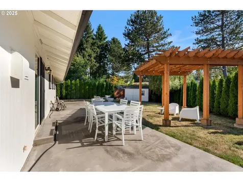 65 SW Frenwood Way Beaverton OR 97005