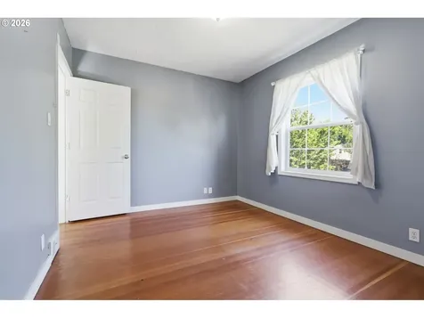 5226 N Amherst Street Portland OR 97203
