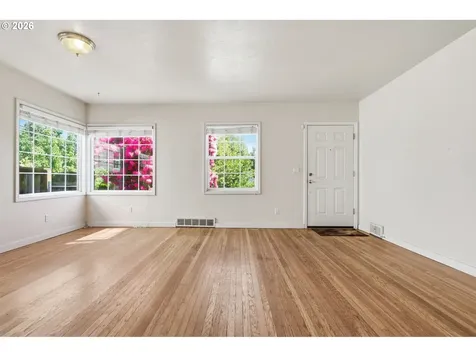 5226 N Amherst Street Portland OR 97203