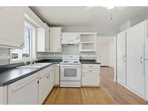 5226 N Amherst Street Portland OR 97203