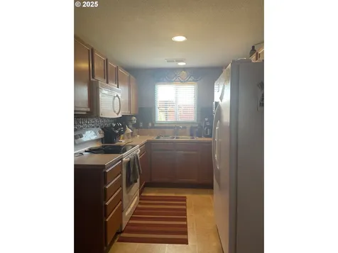 807 Callahan Drive Roseburg OR 97471