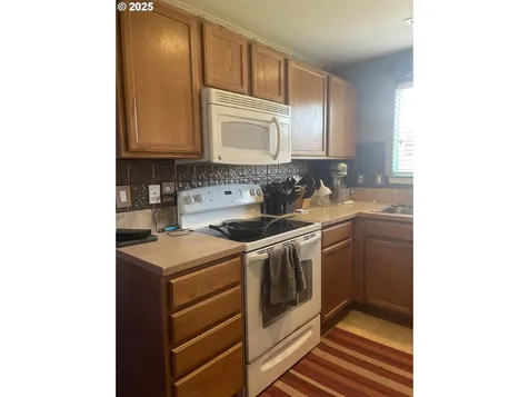 807 Callahan Drive Roseburg OR 97471