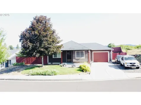 807 Callahan Drive Roseburg OR 97471
