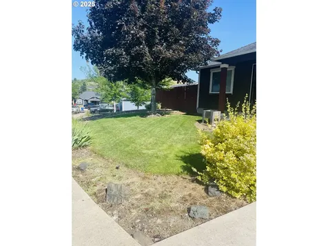 807 Callahan Drive Roseburg OR 97471