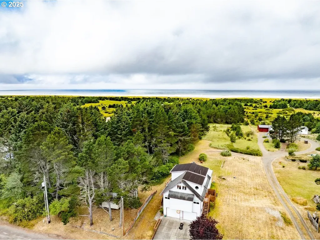 13907 N Street Long Beach WA 98631