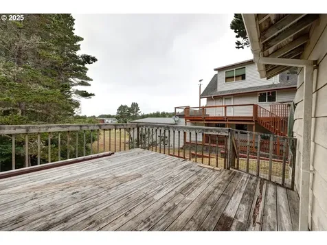 13907 N Street Long Beach WA 98631