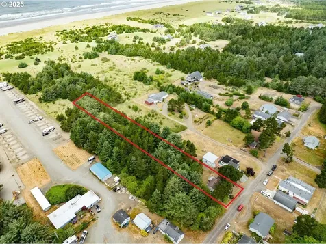 13907 N Street Long Beach WA 98631