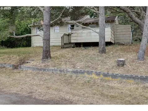 13907 N Street Long Beach WA 98631