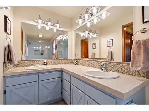 133 Delameter Lane Castle Rock WA 98611