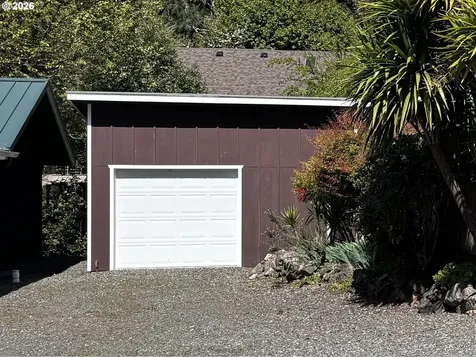 1008 Winchuck River Road Brookings OR 97415