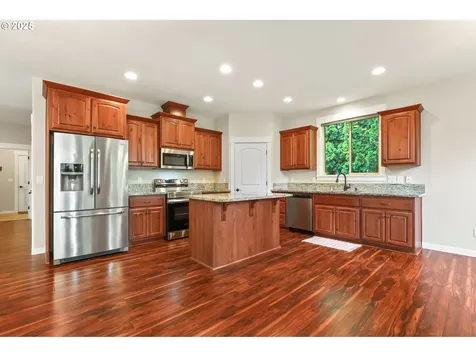 904 NW 105th Circle Vancouver WA 98685