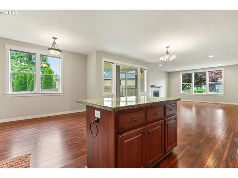 904 NW 105th Circle Vancouver WA 98685
