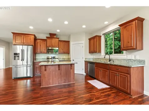 904 NW 105th Circle Vancouver WA 98685