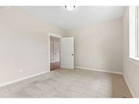 904 NW 105th Circle Vancouver WA 98685