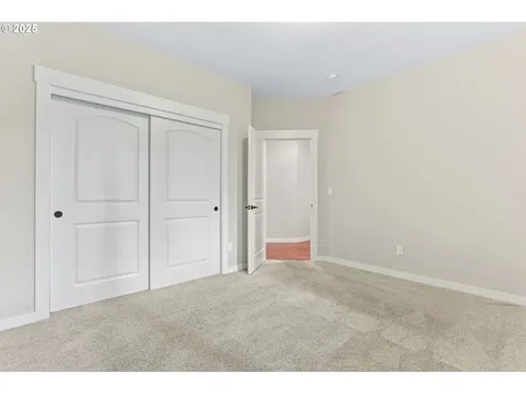 904 NW 105th Circle Vancouver WA 98685