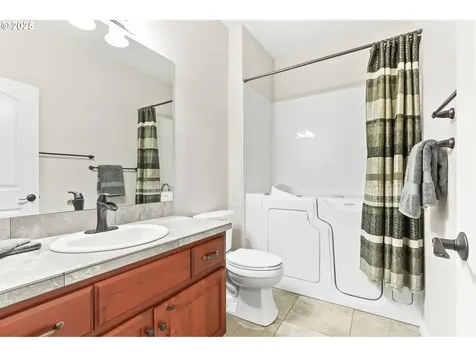 904 NW 105th Circle Vancouver WA 98685