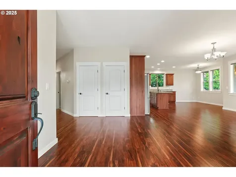 904 NW 105th Circle Vancouver WA 98685