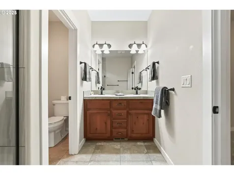 904 NW 105th Circle Vancouver WA 98685