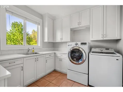 2343 NW Pinnacle Drive Portland OR 97229