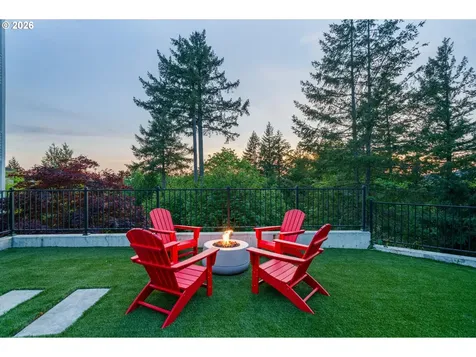 2343 NW Pinnacle Drive Portland OR 97229