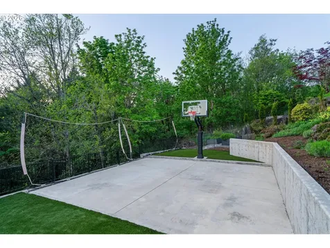 2343 NW Pinnacle Drive Portland OR 97229