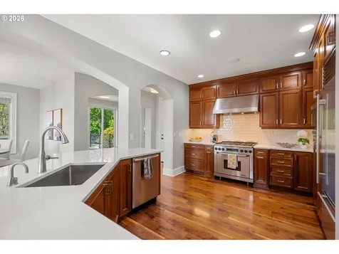2343 NW Pinnacle Drive Portland OR 97229