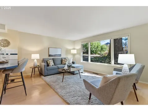 11 Touchstone Lake Oswego OR 97035