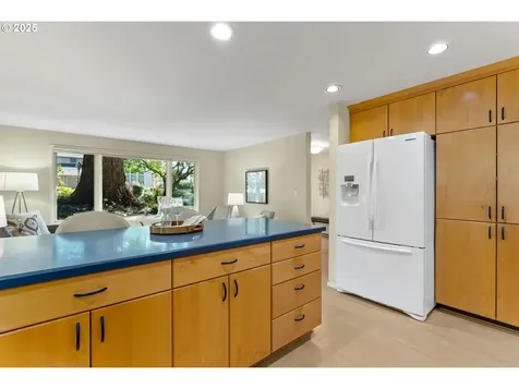 11 Touchstone Lake Oswego OR 97035