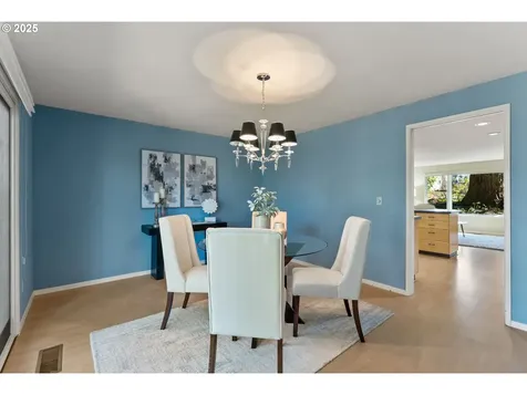 11 Touchstone Lake Oswego OR 97035