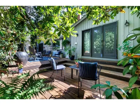 11 Touchstone Lake Oswego OR 97035
