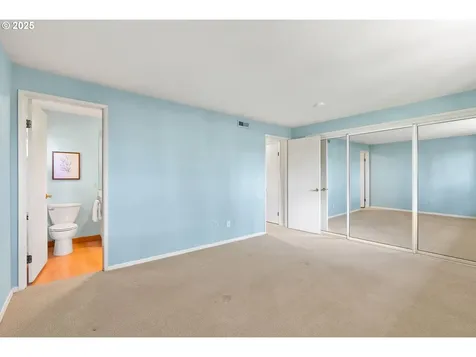 11 Touchstone Lake Oswego OR 97035
