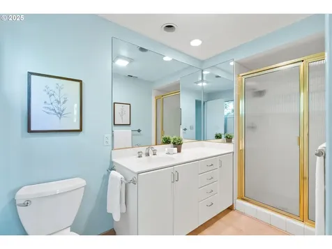 11 Touchstone Lake Oswego OR 97035