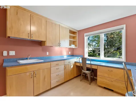 11 Touchstone Lake Oswego OR 97035