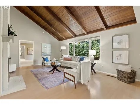 11 Touchstone Lake Oswego OR 97035