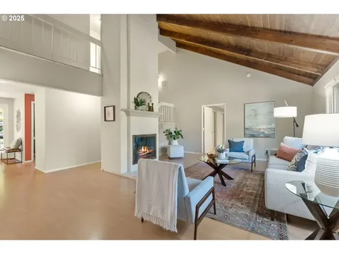 11 Touchstone Lake Oswego OR 97035