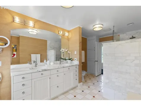 4700 SW Northwood Avenue Portland OR 97239