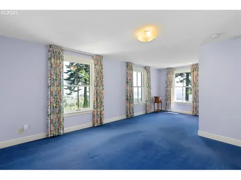 4700 SW Northwood Avenue Portland OR 97239