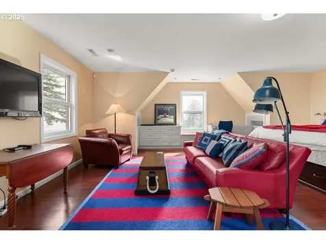4700 SW Northwood Avenue Portland OR 97239