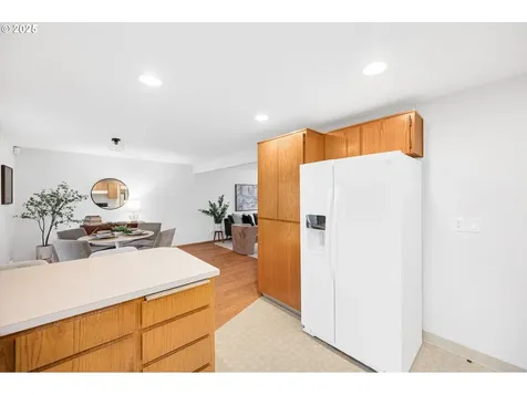 6921 N Macrum Avenue Portland OR 97203
