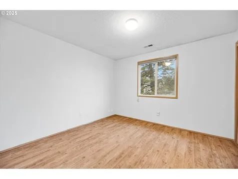 6921 N Macrum Avenue Portland OR 97203