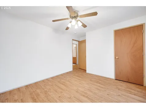 6921 N Macrum Avenue Portland OR 97203