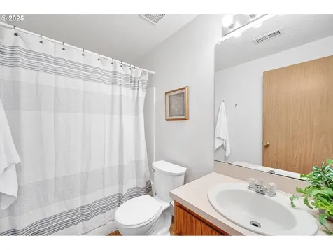 6921 N Macrum Avenue Portland OR 97203