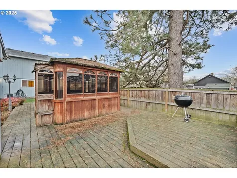 6921 N Macrum Avenue Portland OR 97203