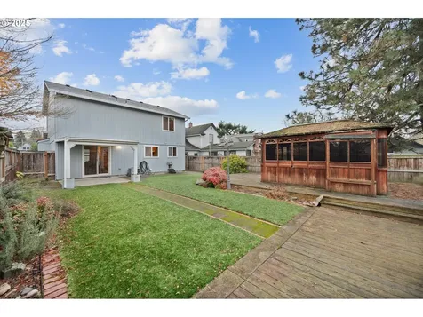 6921 N Macrum Avenue Portland OR 97203