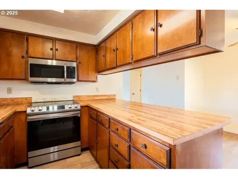 4631 Daisy Street Springfield OR 97478