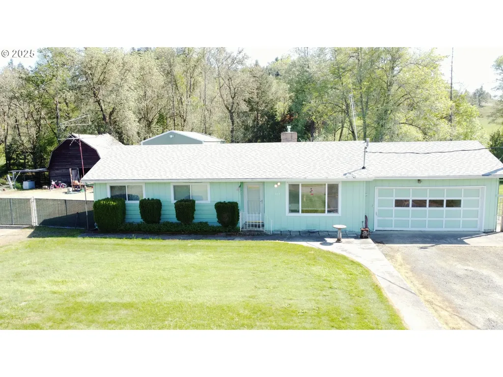 367 Fawn Drive Roseburg OR 97470